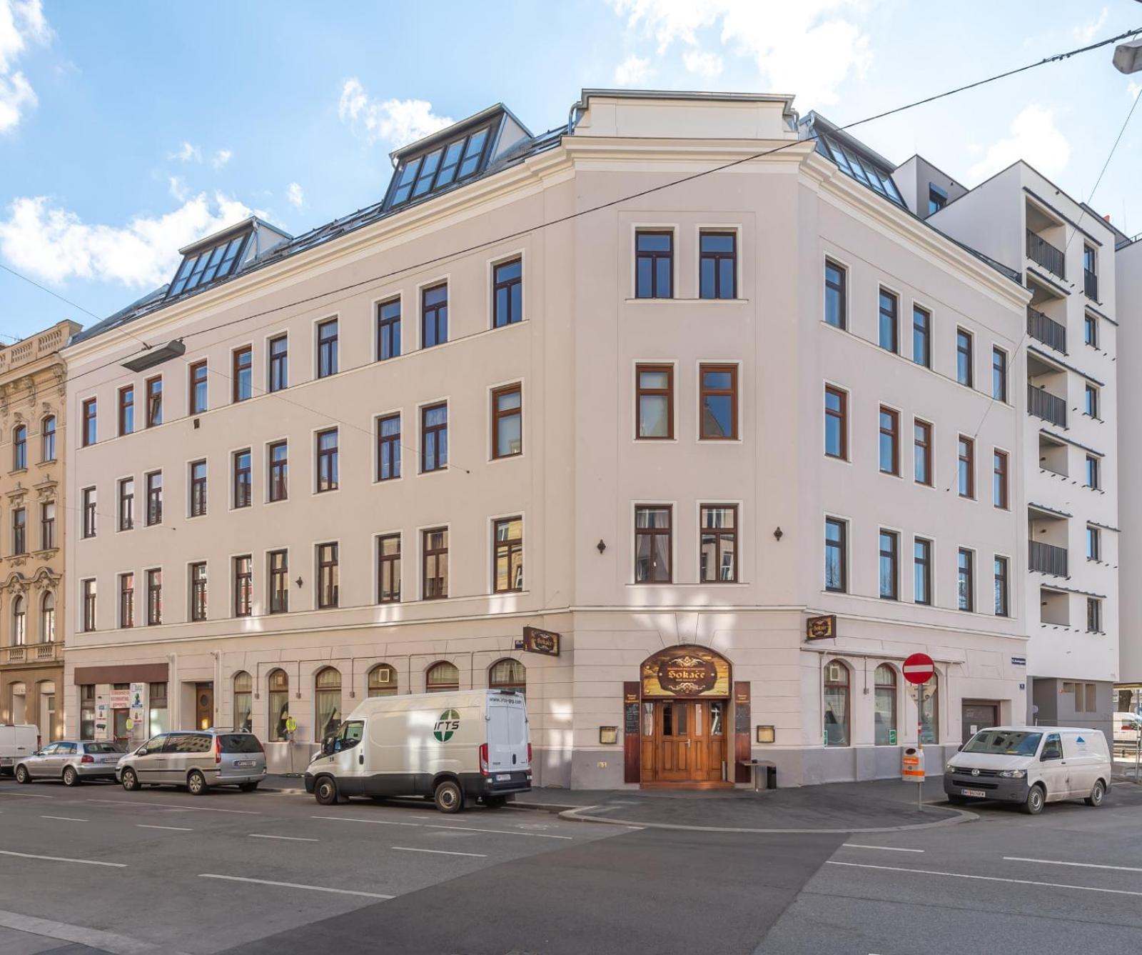 Regal Retreat Intimate Elegance Near Schoenbrunn Palace Viena Exterior foto